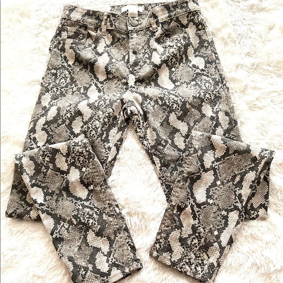 NWT H&M  HIGH WAISTED SNAKESKIN JEAN - Picture 5 of 15
